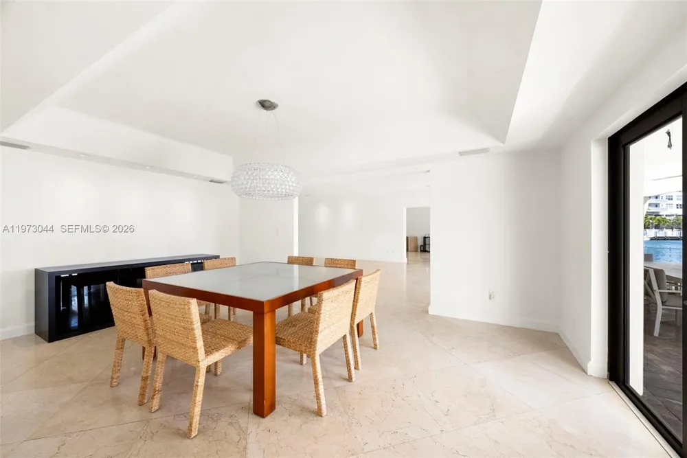 501 Hibiscus Dr Hallandale Beach, FL 33009
