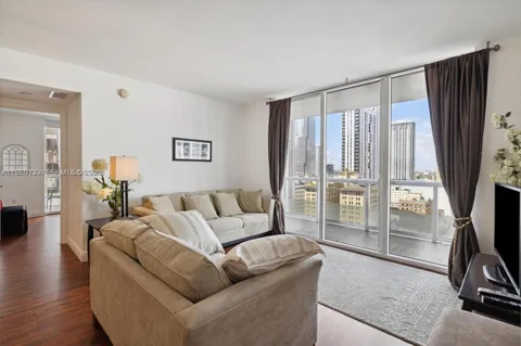 50 Biscayne Blvd #2111
