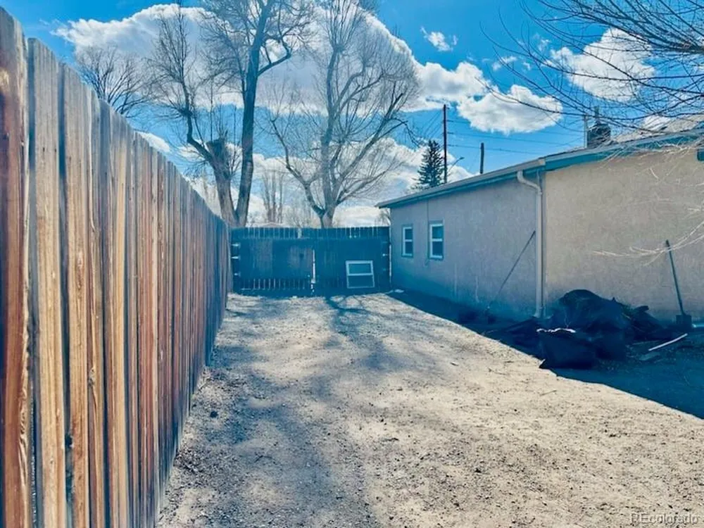 131 10th Street Alamosa, CO 81101
