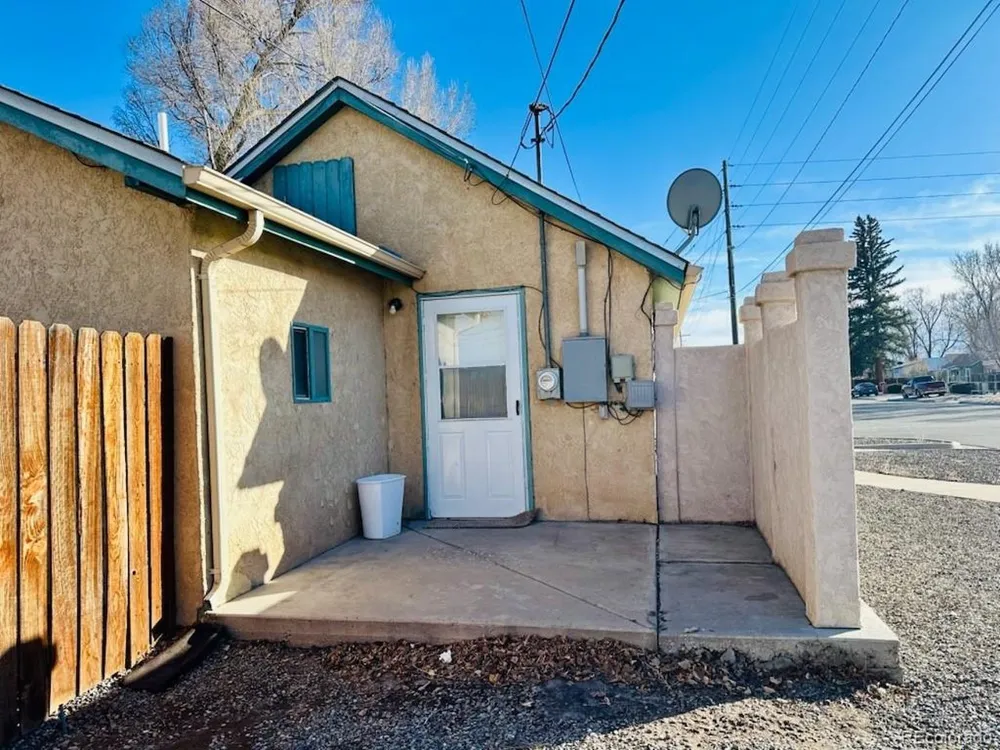131 10th Street Alamosa, CO 81101