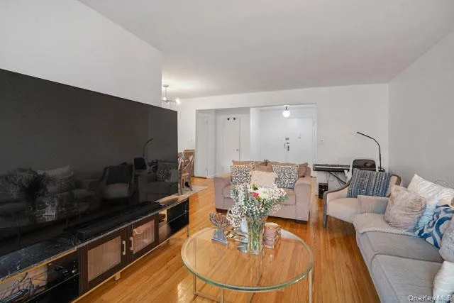 33-44 Junction Blvd #5V Jackson Heights, NY 11372