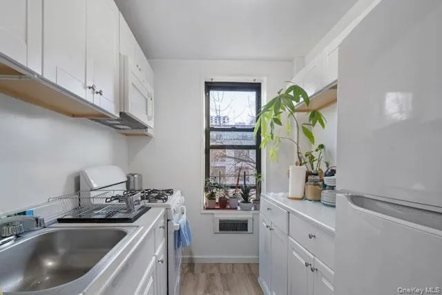 33-44 Junction Blvd #5V Jackson Heights, NY 11372