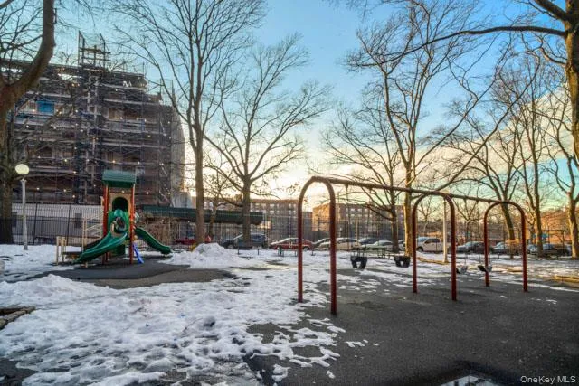 33-44 Junction Blvd #5V Jackson Heights, NY 11372
