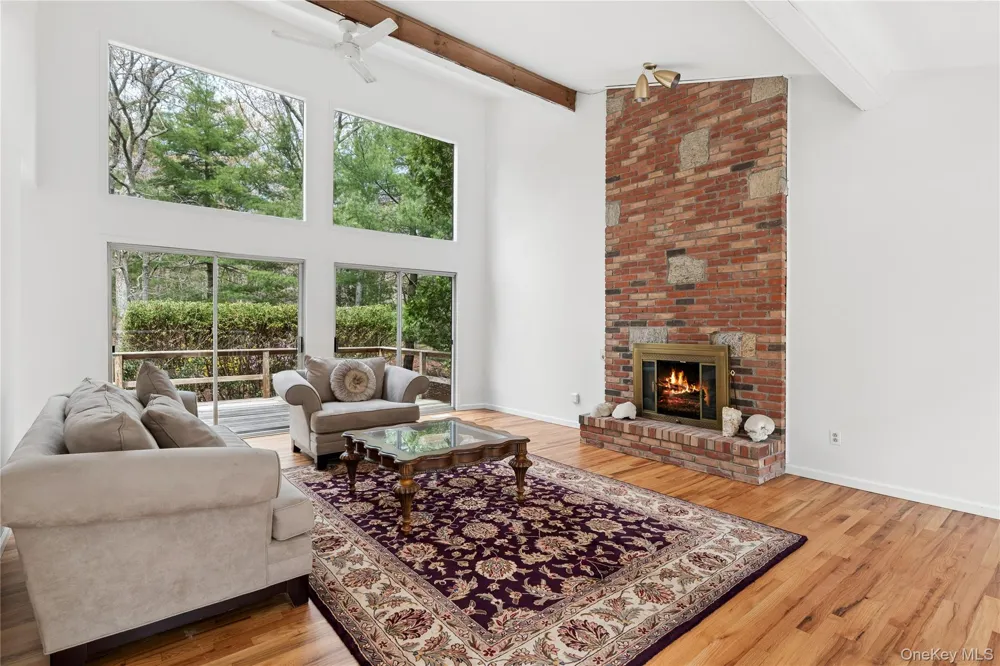 5 Cattalo Circle East Hampton, NY 11937
