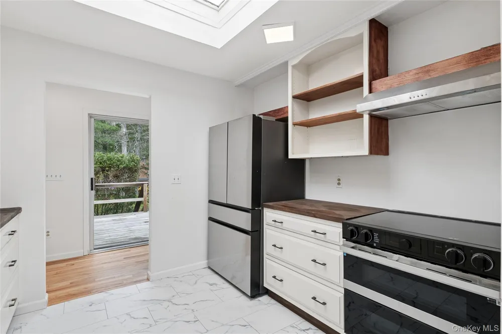 5 Cattalo Circle East Hampton, NY 11937