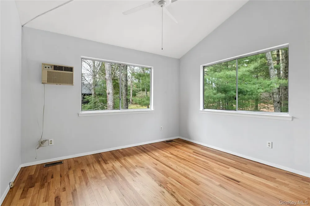 5 Cattalo Circle East Hampton, NY 11937