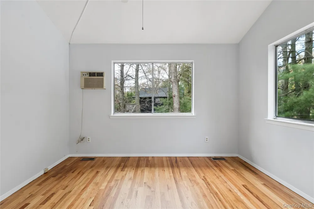 5 Cattalo Circle East Hampton, NY 11937