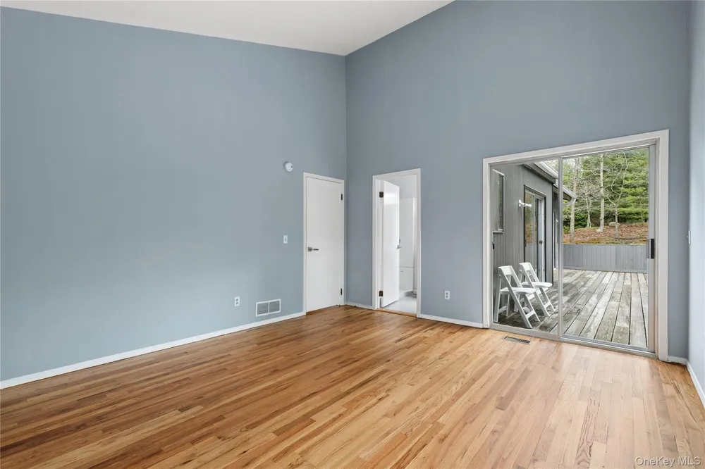 5 Cattalo Circle East Hampton, NY 11937