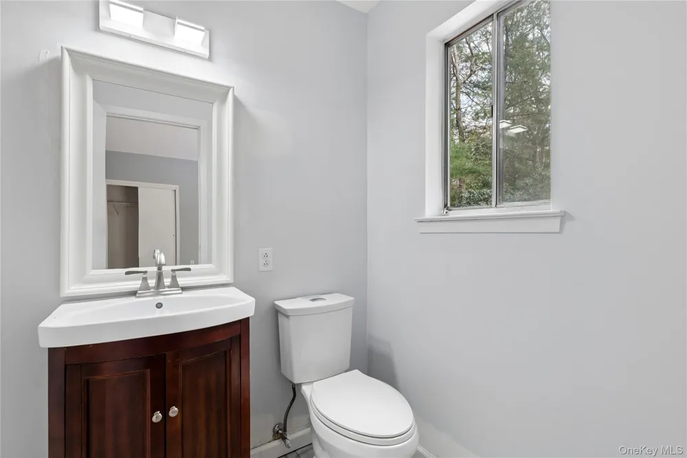 5 Cattalo Circle East Hampton, NY 11937