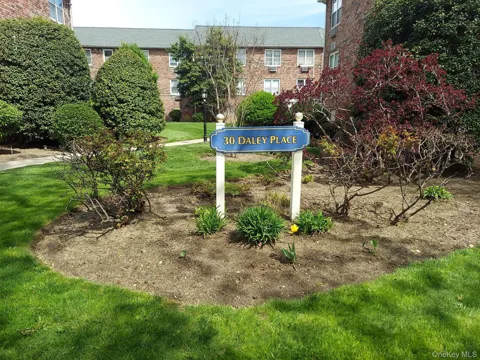 30 Daley Place #136
