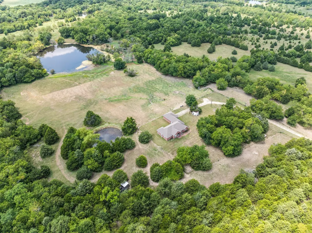 1579 County Road 3365 Ladonia, TX 75449