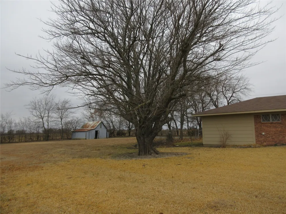 1579 County Road 3365 Ladonia, TX 75449