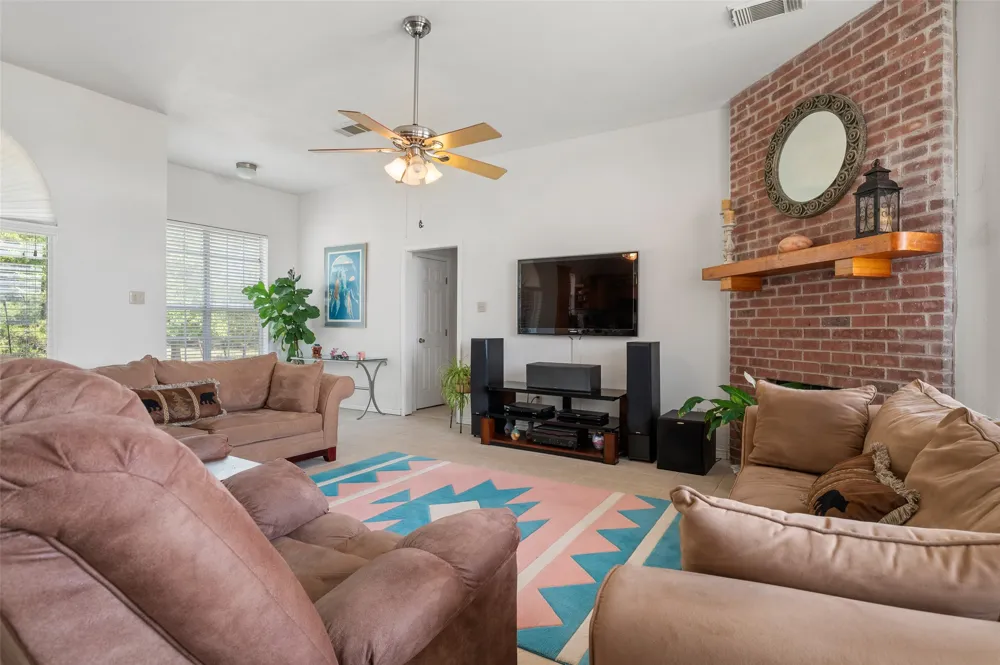 1579 County Road 3365 Ladonia, TX 75449
