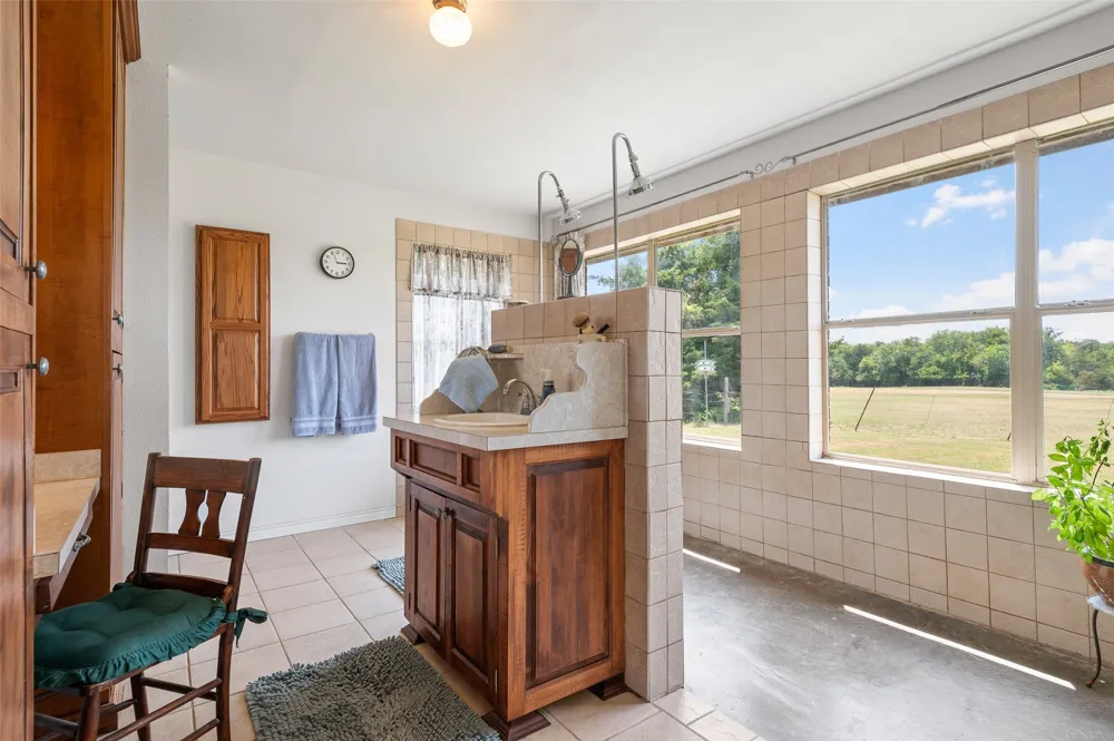 1579 County Road 3365 Ladonia, TX 75449