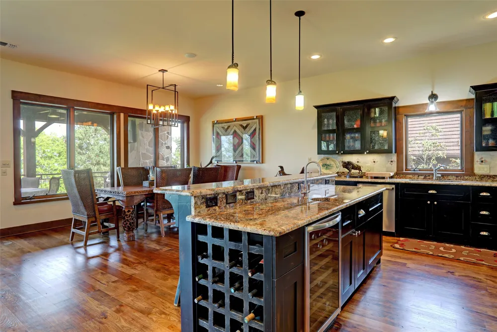 Address Not Shown Montalba, TX 75803