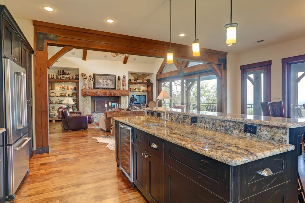 Address Not Shown Montalba, TX 75803