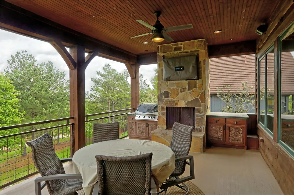 Address Not Shown Montalba, TX 75803
