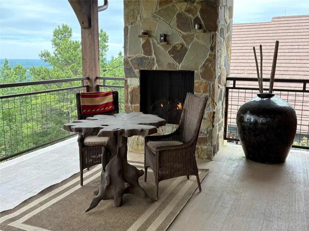 Address Not Shown Montalba, TX 75803