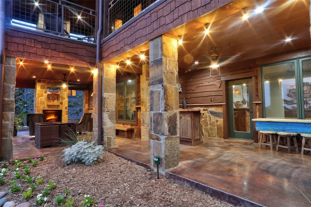 Address Not Shown Montalba, TX 75803