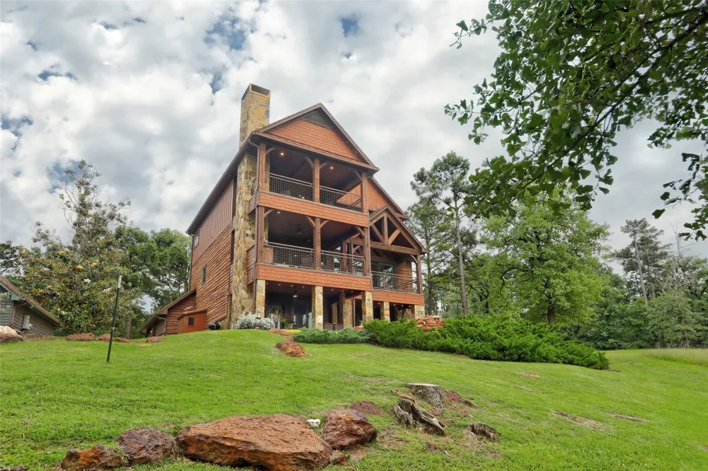 Address Not Shown Montalba, TX 75803