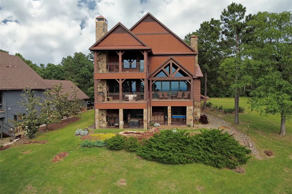 Address Not Shown Montalba, TX 75803