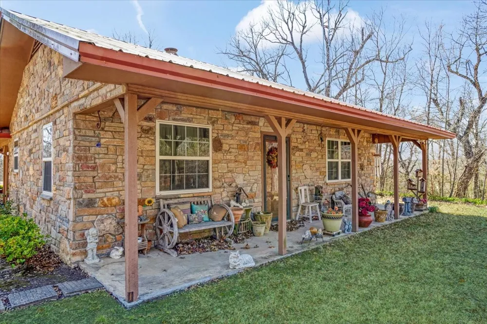 1966 County Road 2980 Windom, TX 75492
