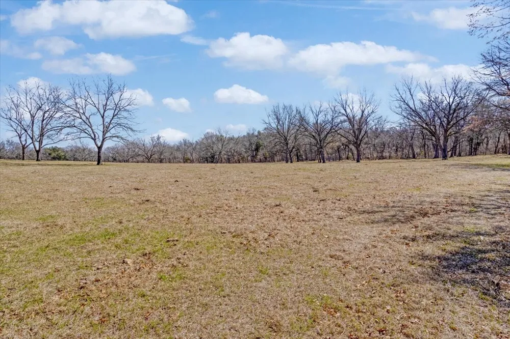 1966 County Road 2980 Windom, TX 75492
