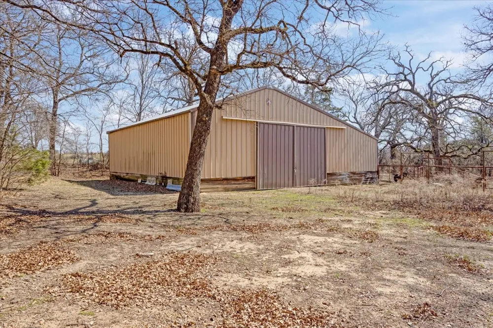 1966 County Road 2980 Windom, TX 75492