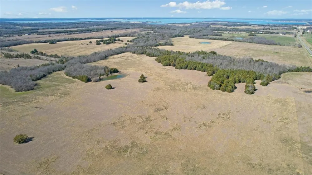 1966 County Road 2980 Windom, TX 75492
