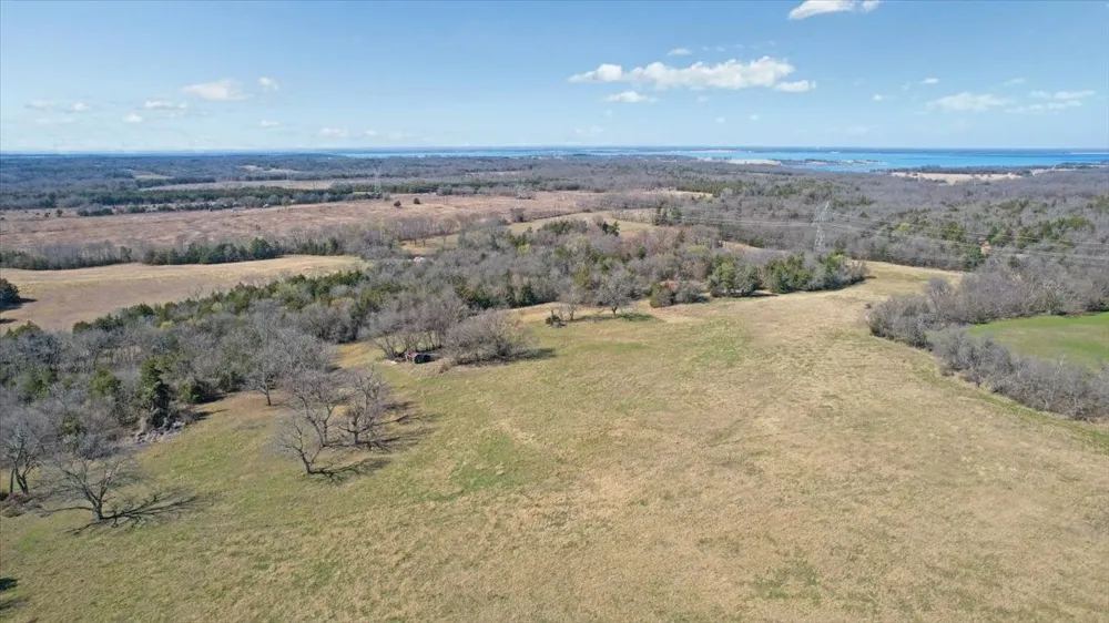 1966 County Road 2980 Windom, TX 75492