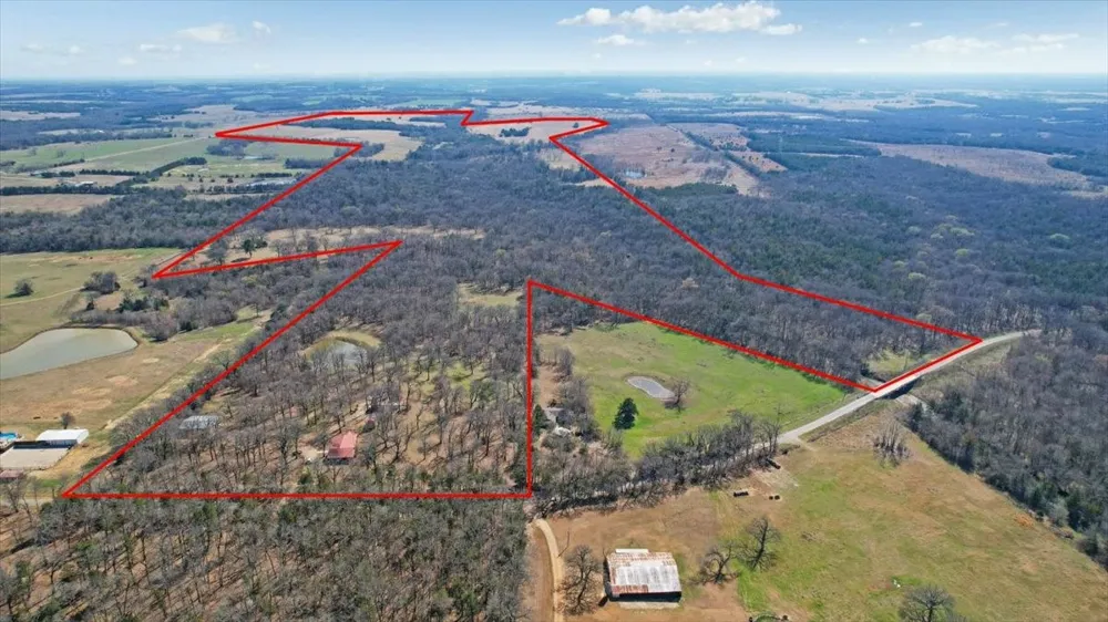 1966 County Road 2980 Windom, TX 75492