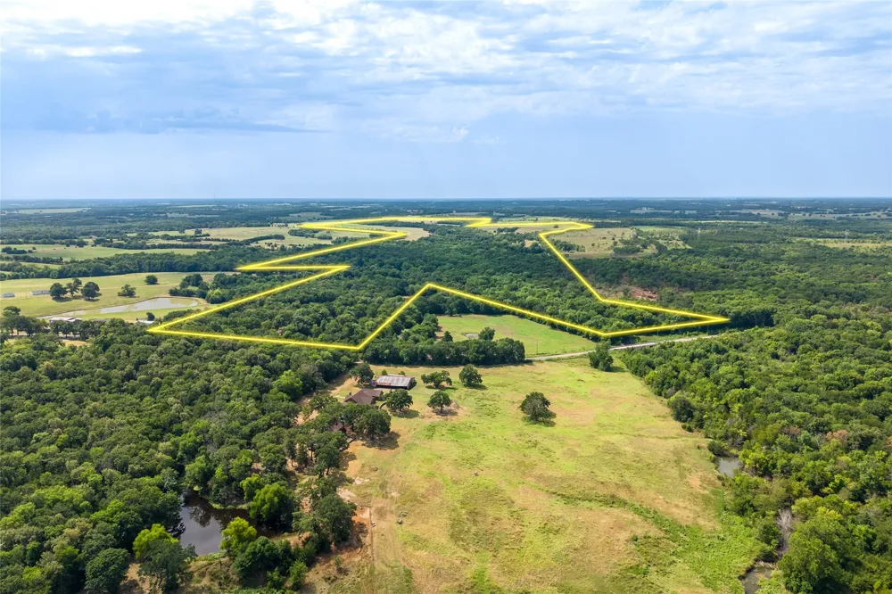 1966 County Road 2980 Windom, TX 75492