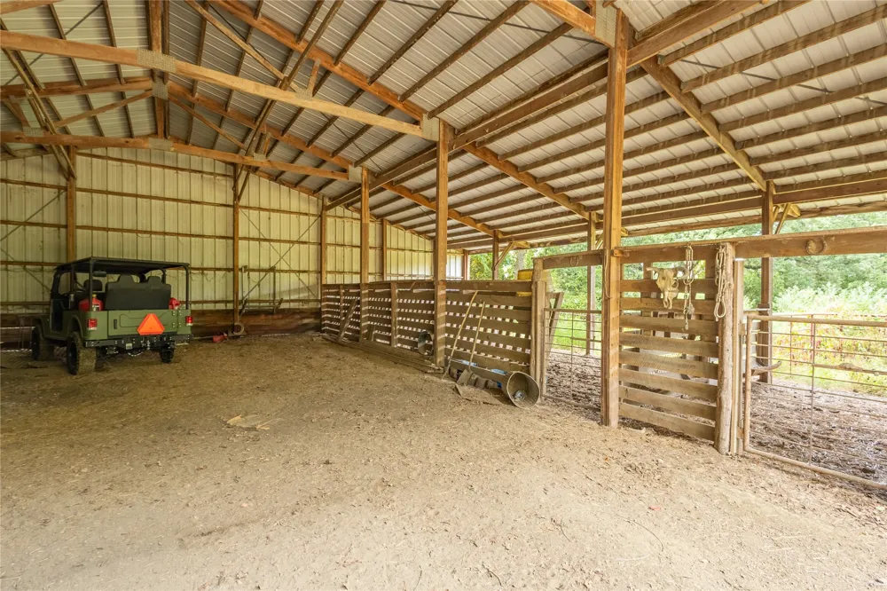 1966 County Road 2980 Windom, TX 75492