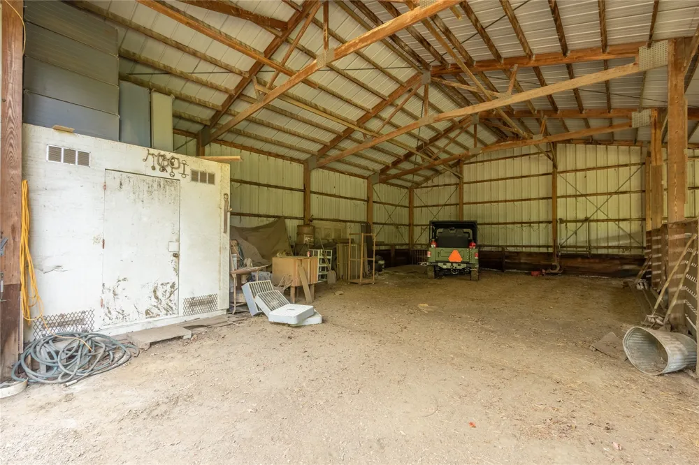 1966 County Road 2980 Windom, TX 75492