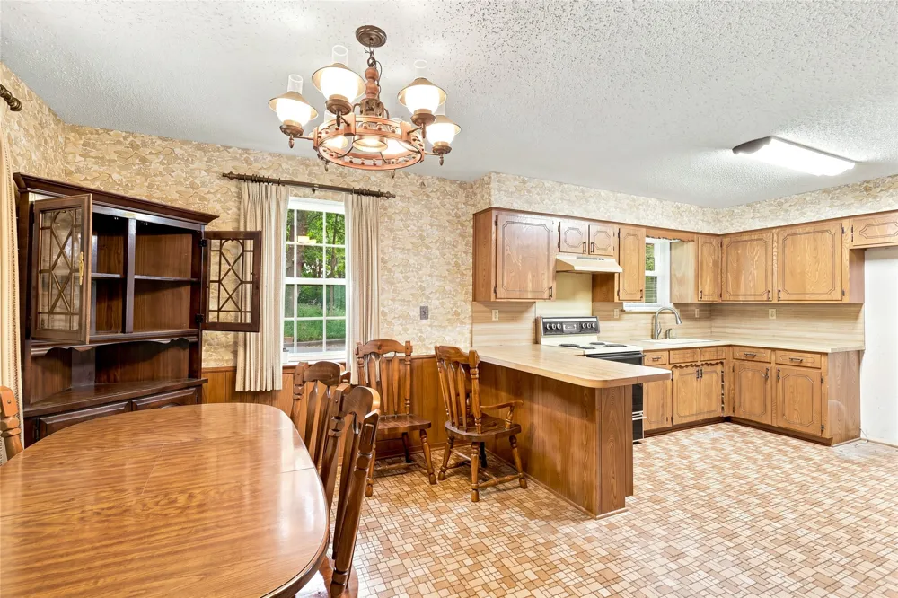 1966 County Road 2980 Windom, TX 75492