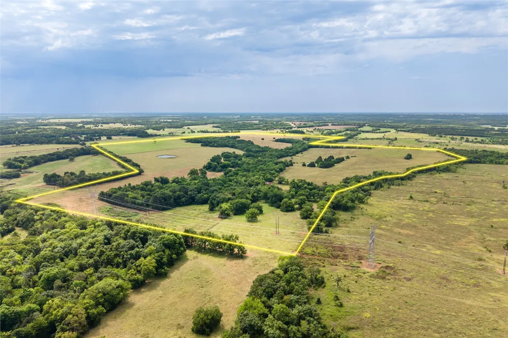 1966 County Road 2980 Windom, TX 75492
