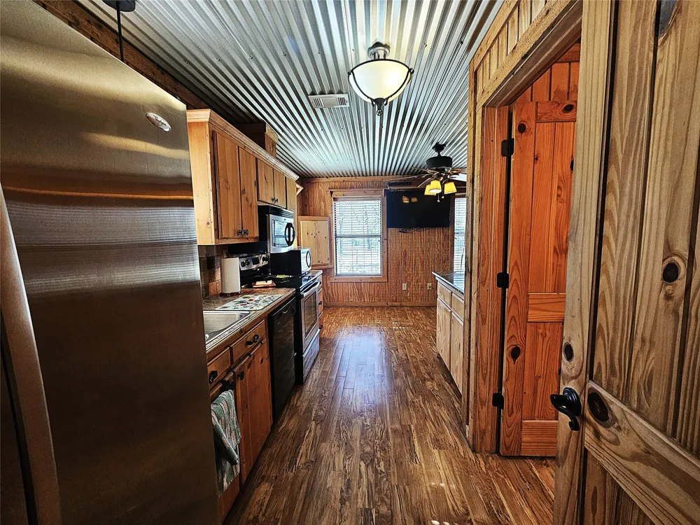 414 Lcr 763 Groesbeck, TX 76642