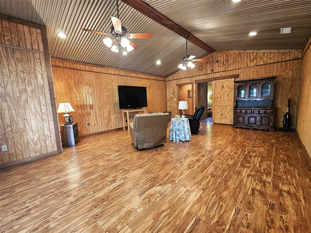 414 Lcr 763 Groesbeck, TX 76642