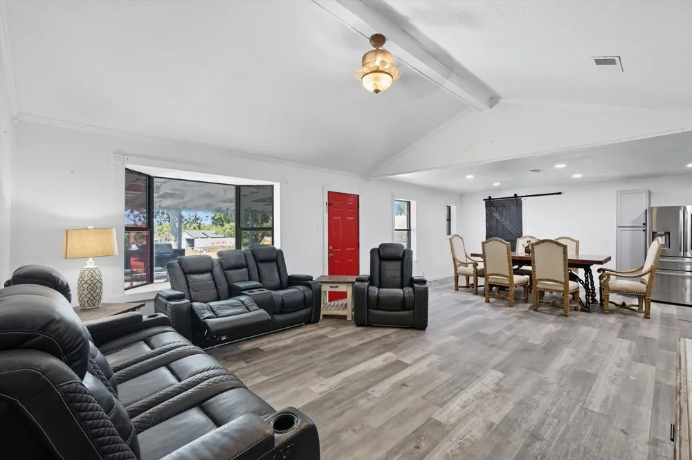 1118 Private Road 425 Whitewright, TX 75491
