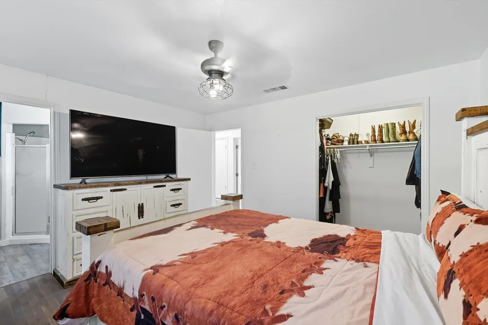 1118 Private Road 425 Whitewright, TX 75491