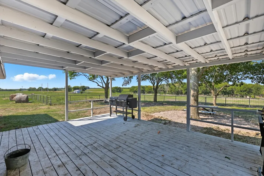 1118 Private Road 425 Whitewright, TX 75491