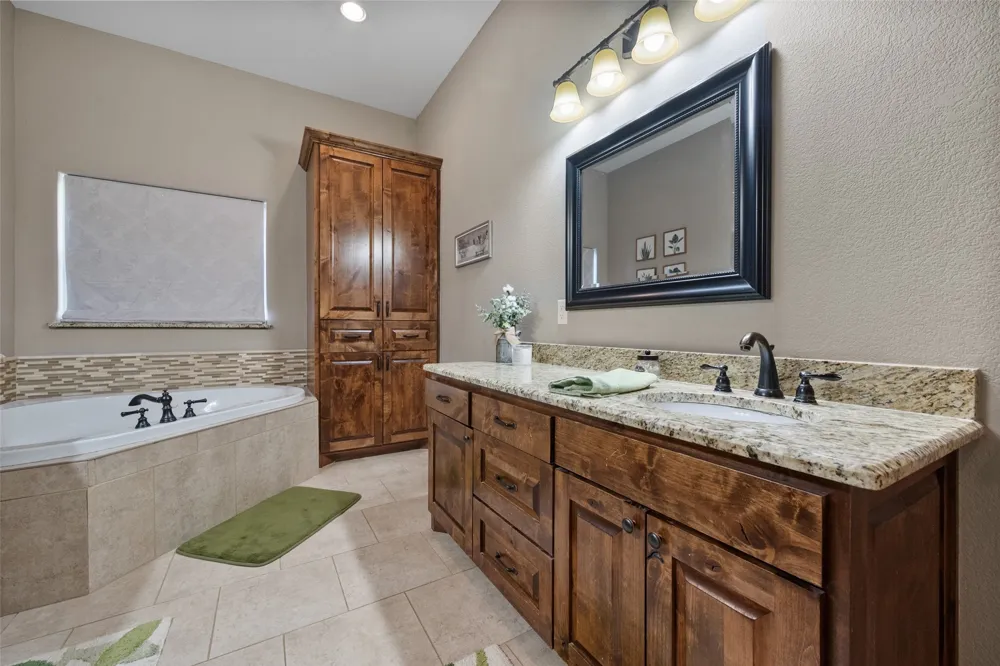 606 Sunset Point Kerens, TX 75144