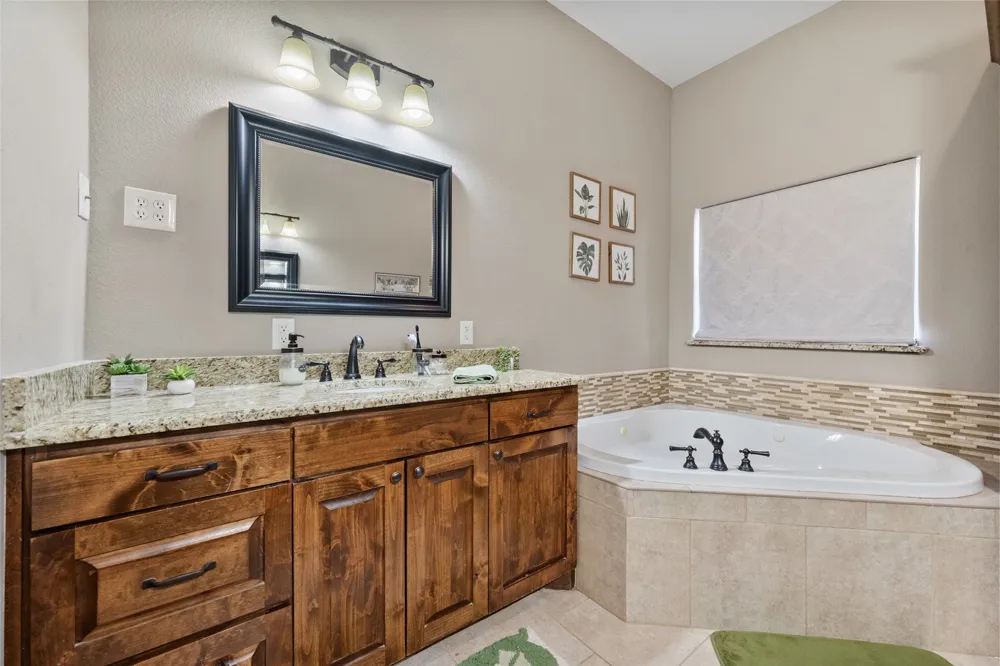 606 Sunset Point Kerens, TX 75144