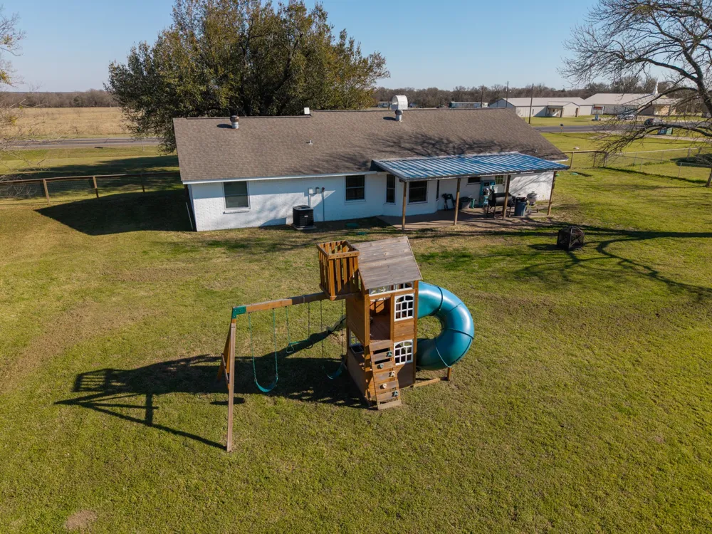 1916 S Hwy 14 Groesbeck, TX 76642