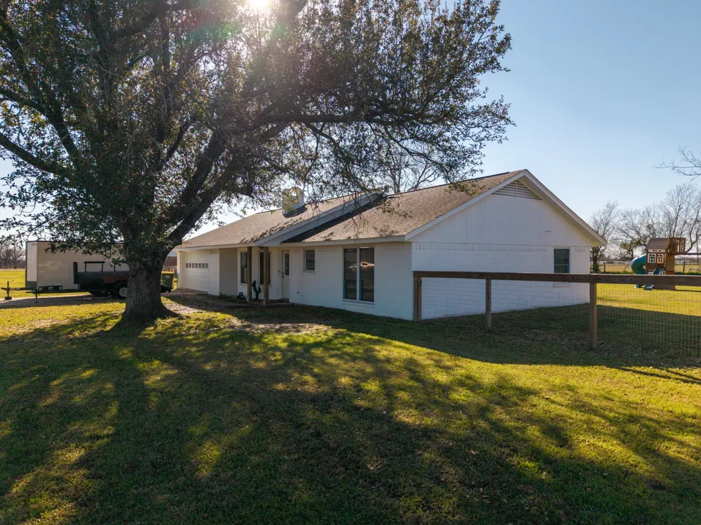 1916 S Hwy 14 Groesbeck, TX 76642