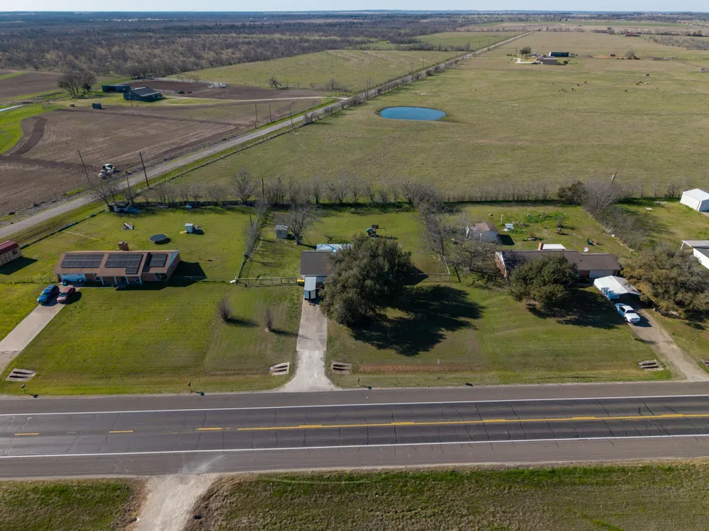1916 S Hwy 14 Groesbeck, TX 76642