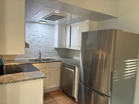 425 S Oak Street #101