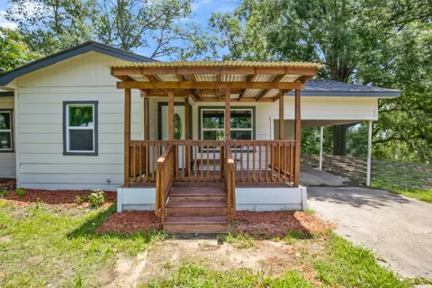 121 Circle Drive