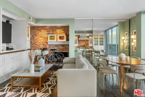 17366 W Sunset Boulevard #102