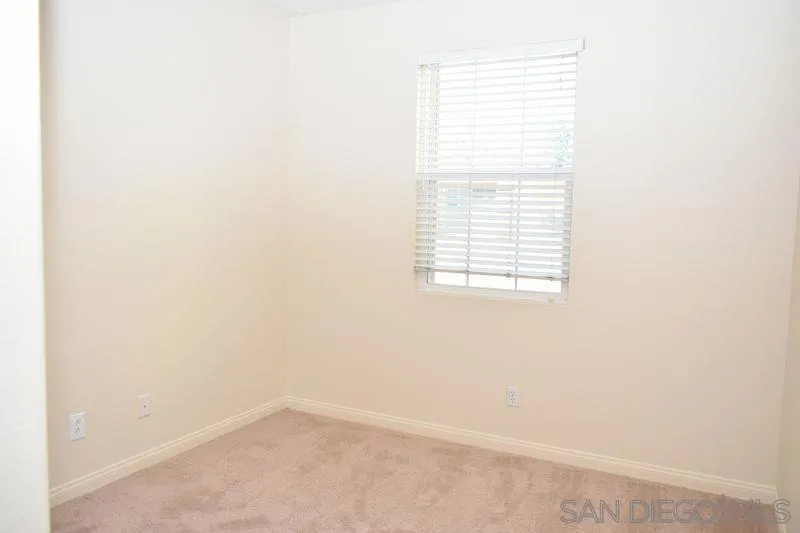 1437 Caminito Sicilia Chula Vista, CA 91915